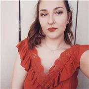 Graduada en Marketing e Investigación de Mercados. Ayuda en economía de 4° ESO, y 1° y ° de Bachiller. Además se me da bien la historia hasta 2° de bachillerato, y lengua en cualquier nivel de primaria. 
Soy responsable, me gustaría ser profesora en un fu